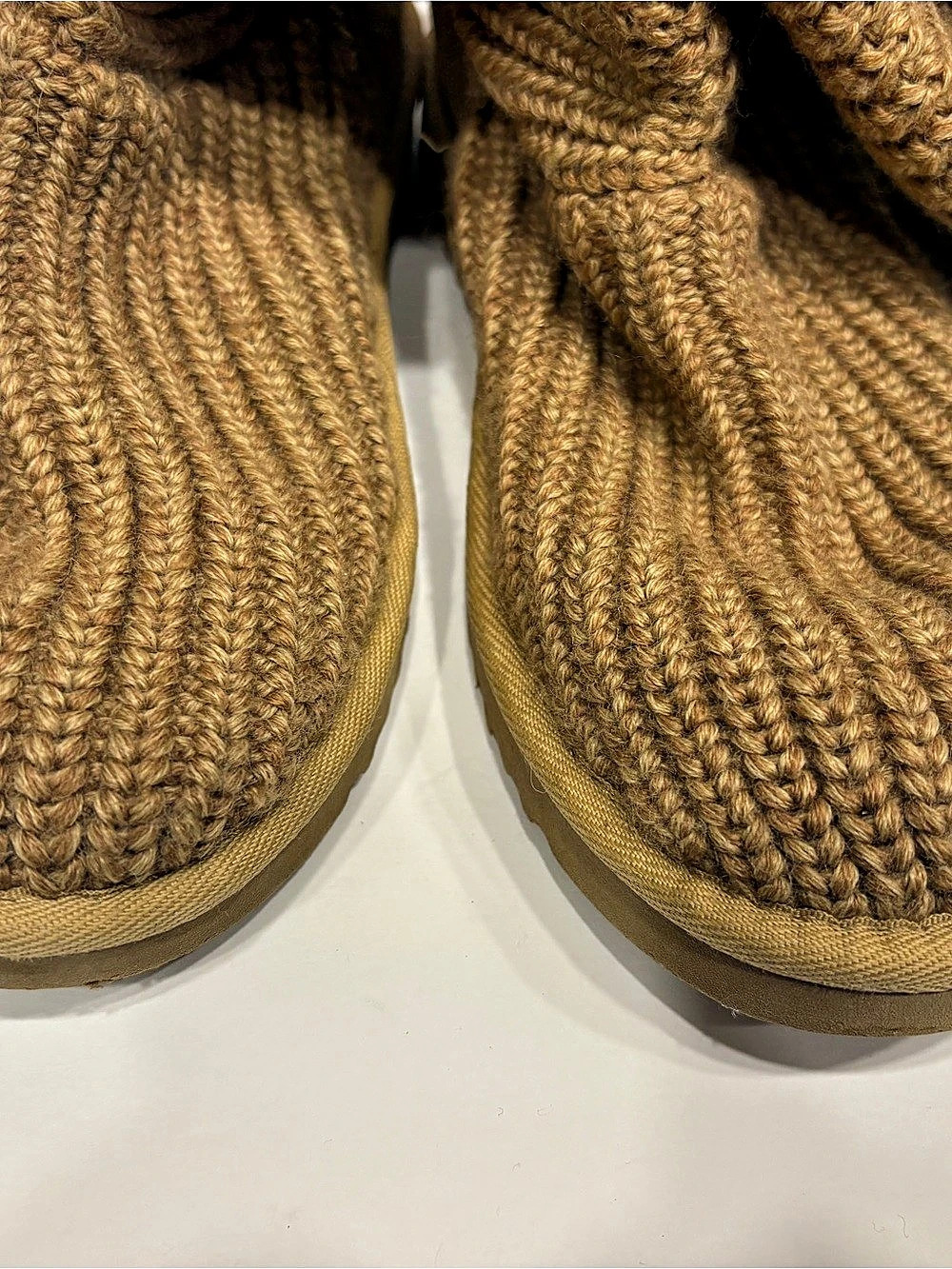 UGG Classic Cardy Knit Boots in Tan Brown Women's size 8 - Picture 6 of 9
